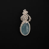 Colgante de aguamarina con olas del océano