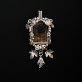 Agua de otoño fluyendo