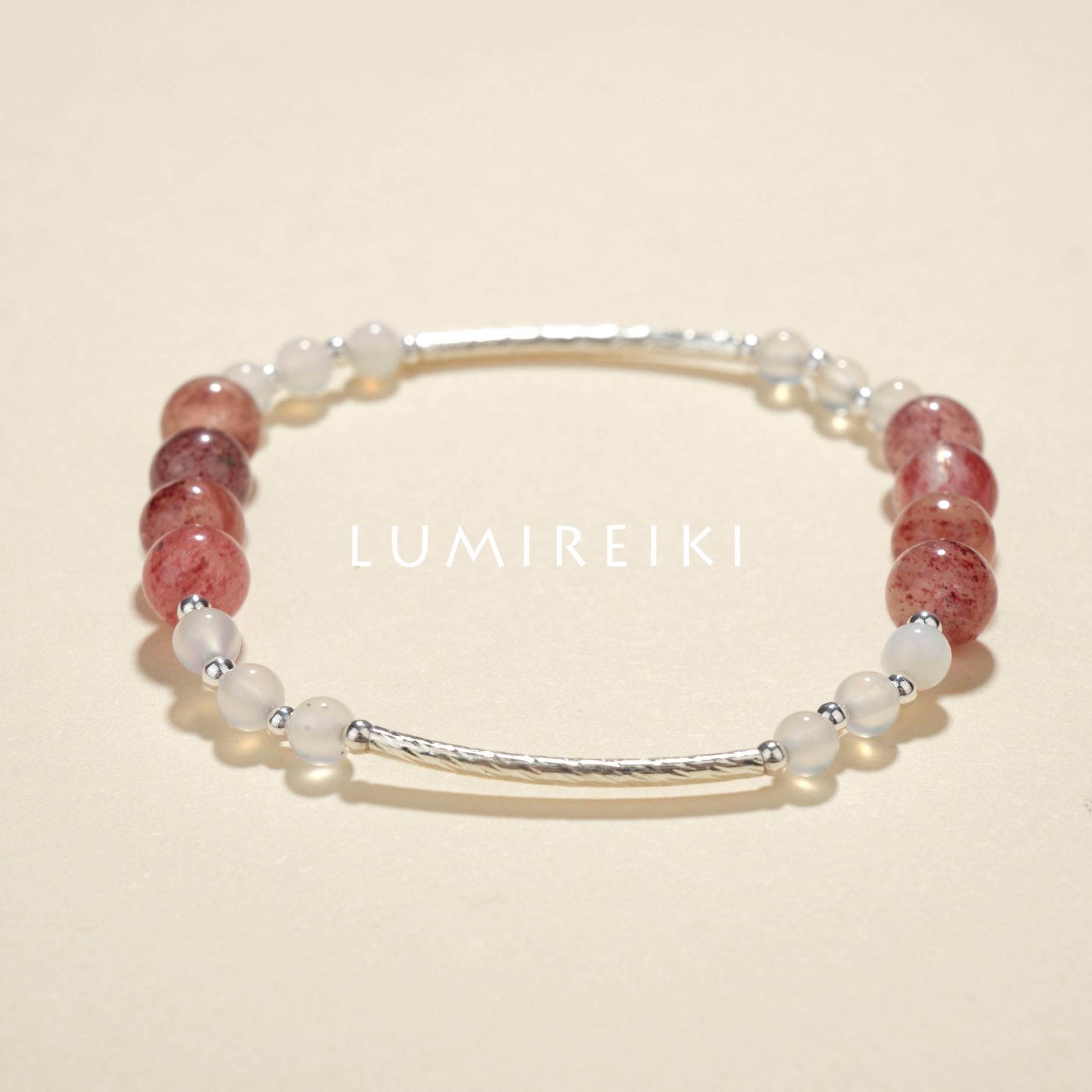 Lumi Reiki White Chalcedony Detail - Stone for Stress Relief and Focus Enhancement in Career