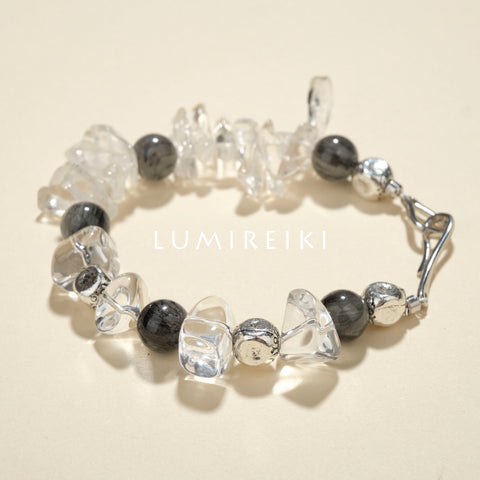Lumi Reiki White Crystal Accents Detail - Purifying Crystals for Energy Cleansing and Clarity Enhancement