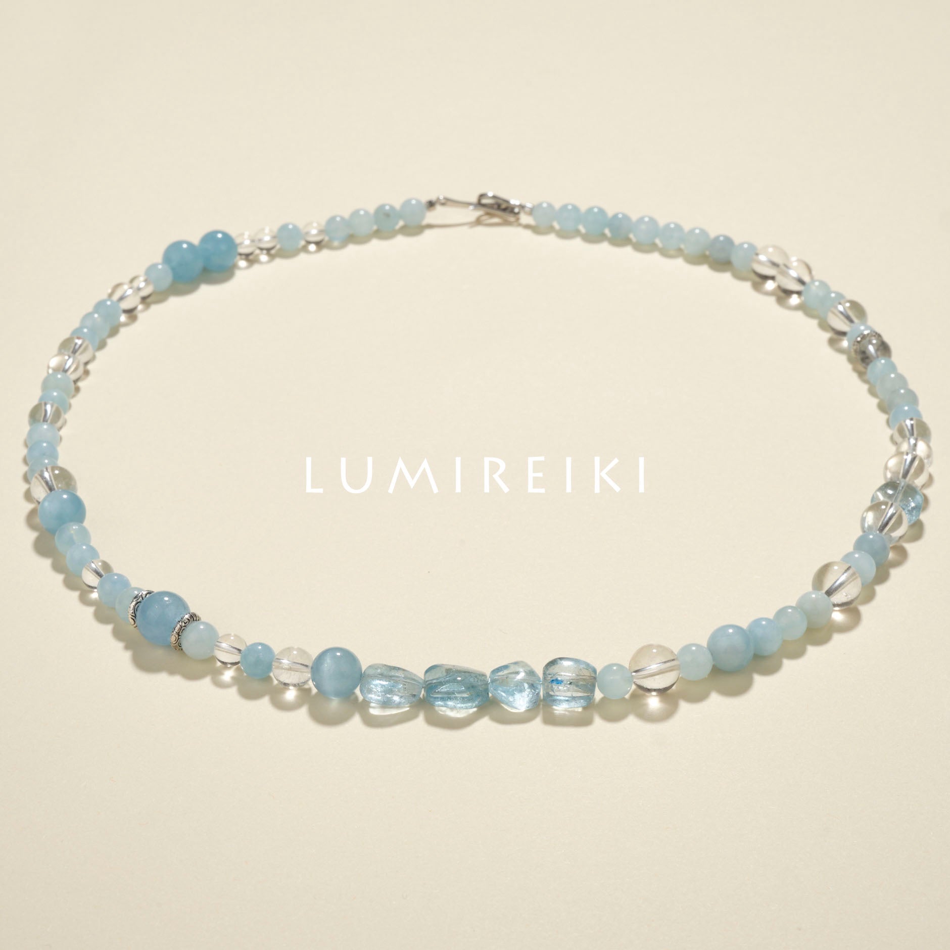 Lumi Reiki Aquamarine Detail - Crystal for Energy Balance and Communication Enhancement