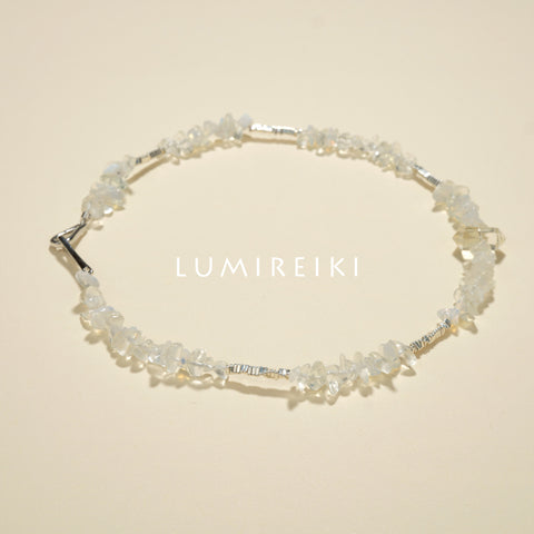 Collar de piedra lunar de pureza
