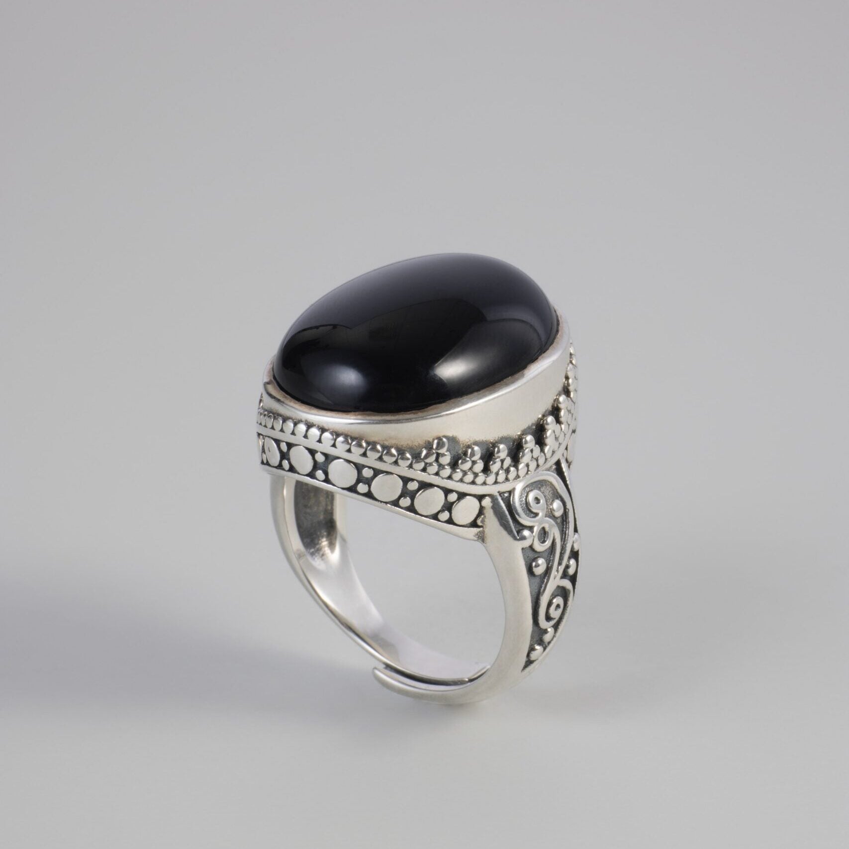 R241206014BA-白背景立-min