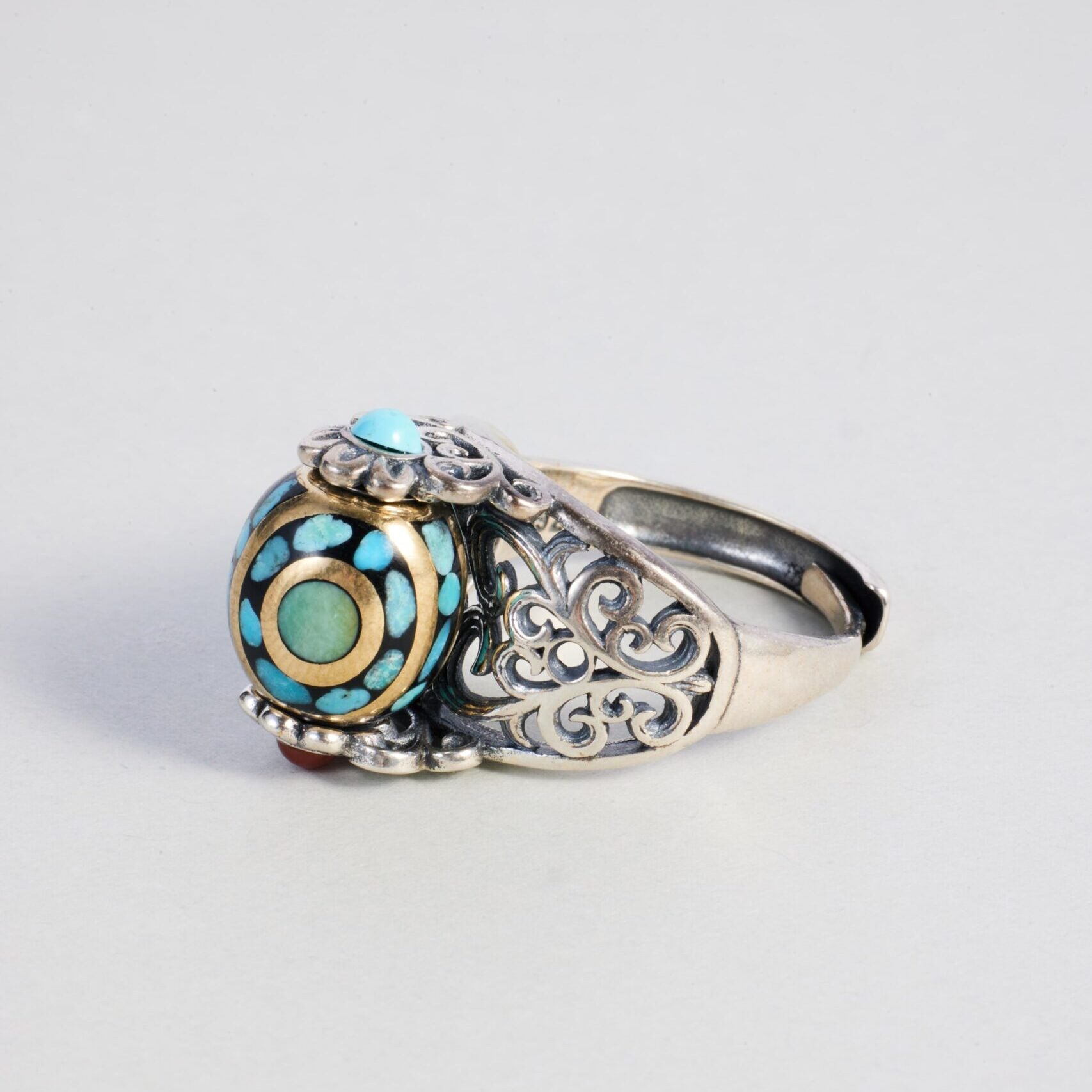 R241206020BU-白背景右-min