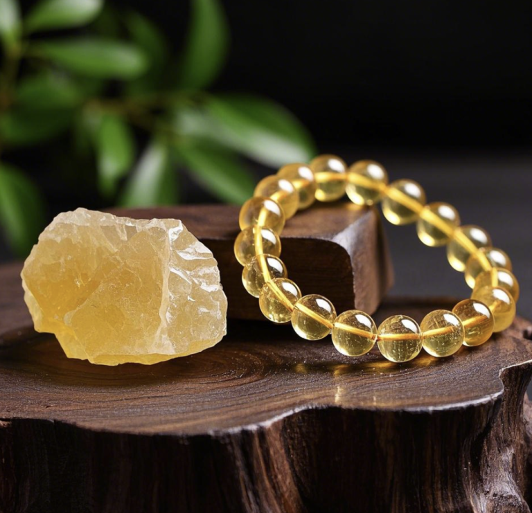 Wearing a citrine bracelet, are you ready to welcome good luck?